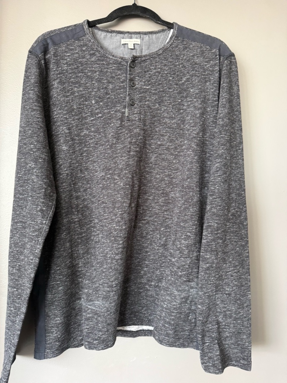 Calvin Klein Jeans Men's Heather Gray Long-Sleeve Henley